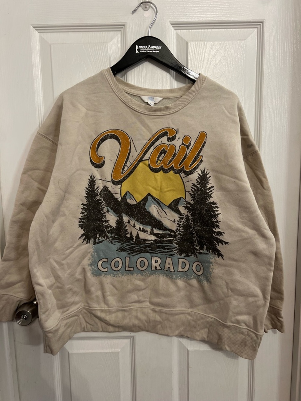 Time and Tru Beige Graphic Vail Colorado Crewneck Sweater